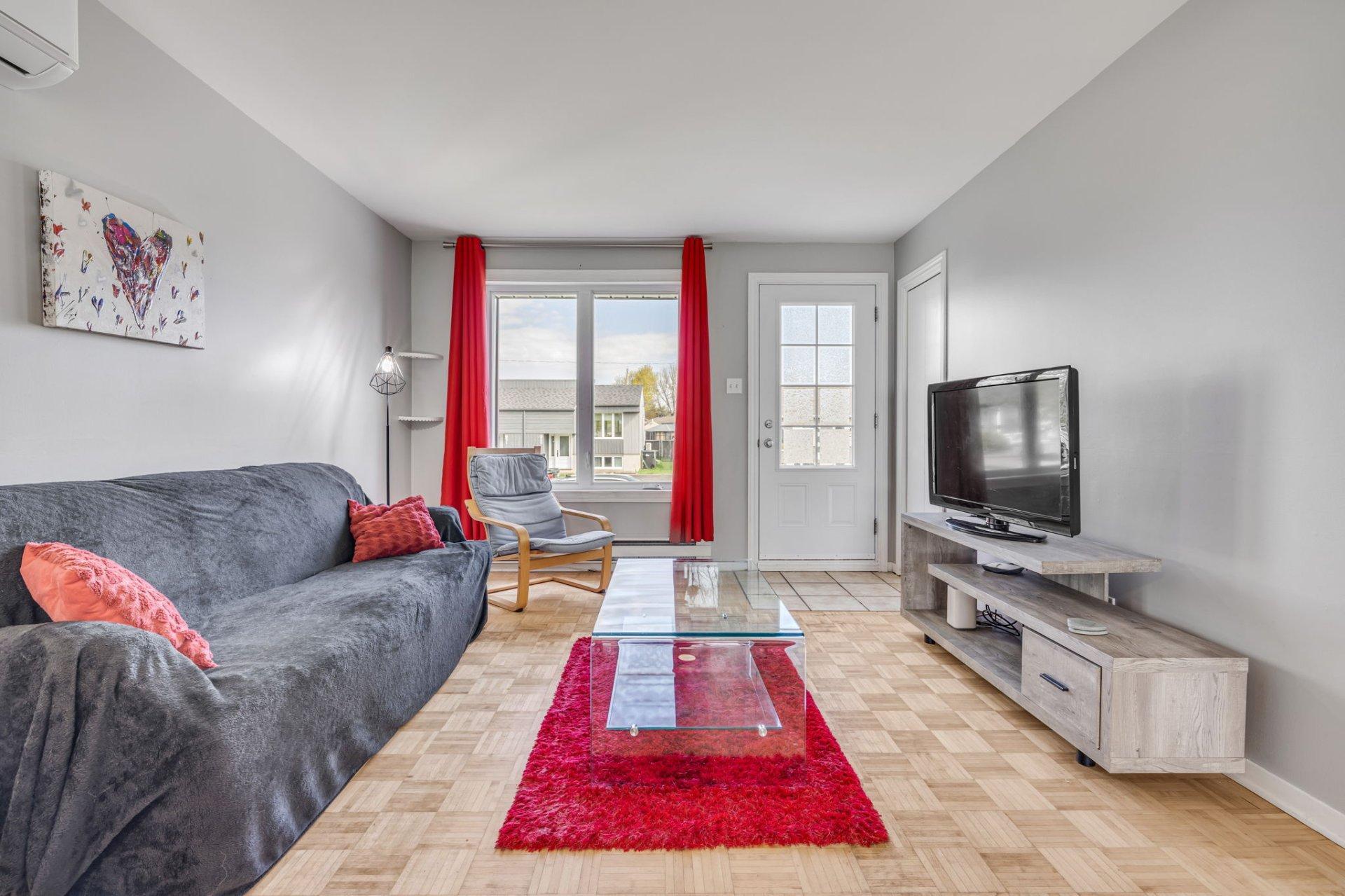 









934A


Rue de Boulogne

,
Lévis (Les Chutes-de-la-Chaudière-Est),




QC
G6Z1H8

