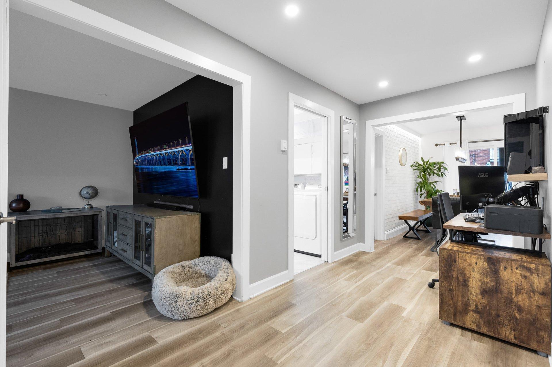 









11641

 - 11645


Av. Laurier

,
Montréal (Montréal-Nord),




QC
H1G4A8

