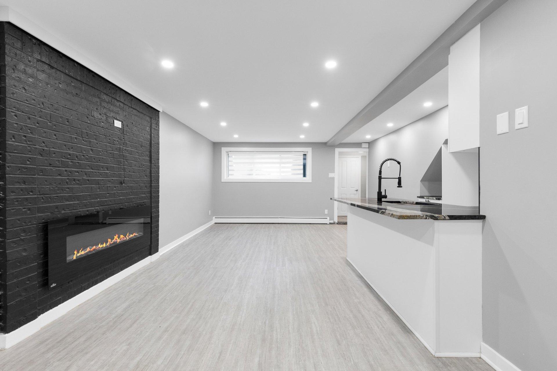 









11641

 - 11645


Av. Laurier

,
Montréal (Montréal-Nord),




QC
H1G4A8

