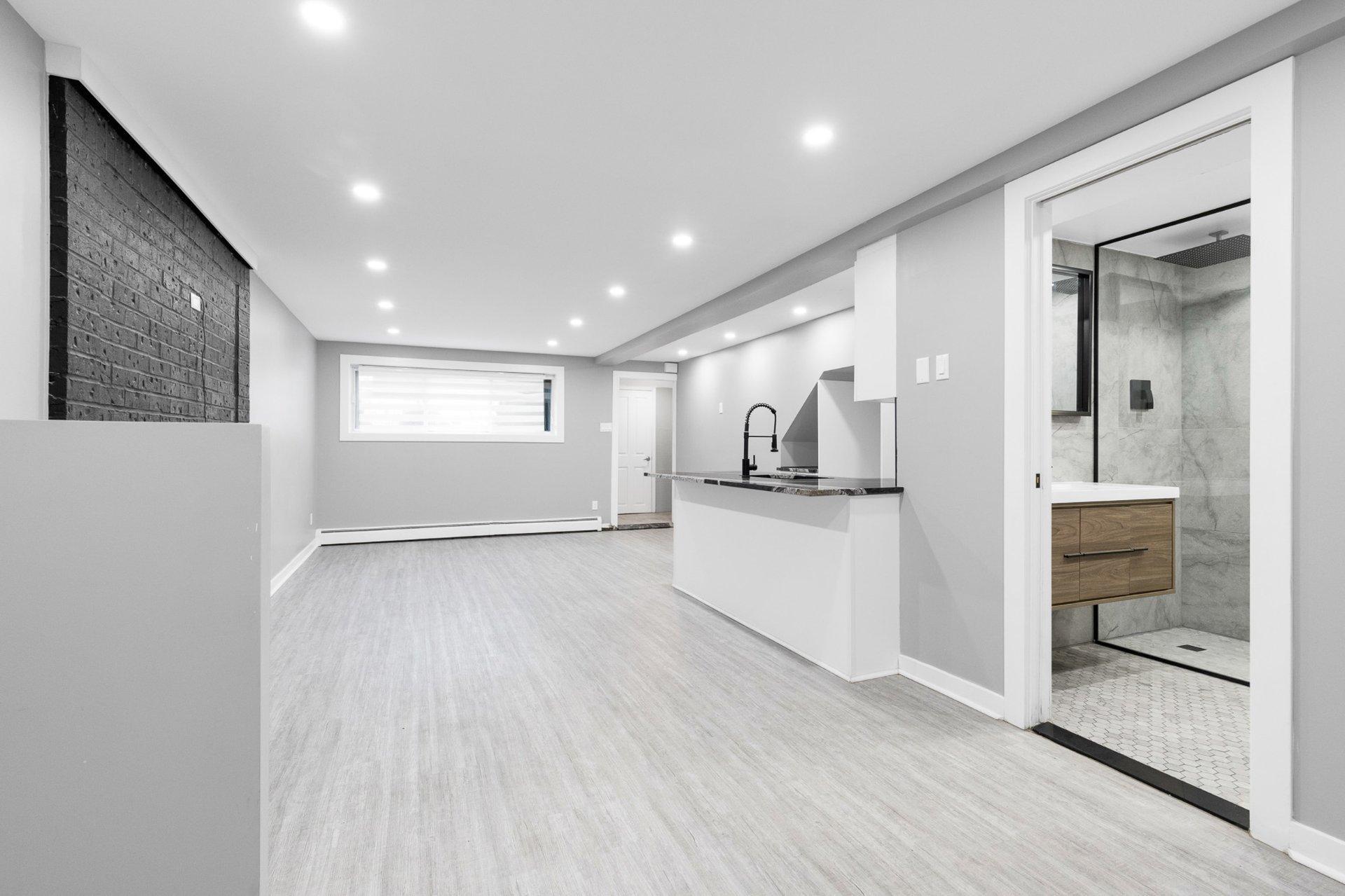 









11641

 - 11645


Av. Laurier

,
Montréal (Montréal-Nord),




QC
H1G4A8

