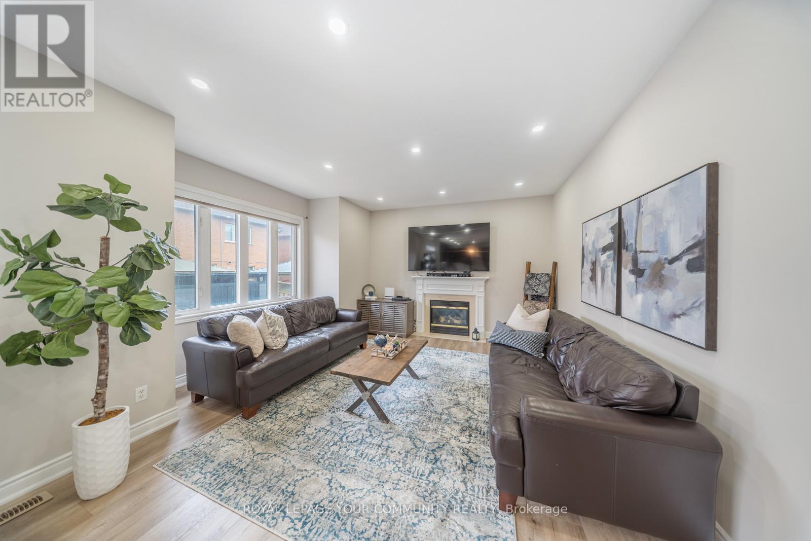 












15 PIKA TRAIL

,
Brampton,




Ontario
L6R2Y1

