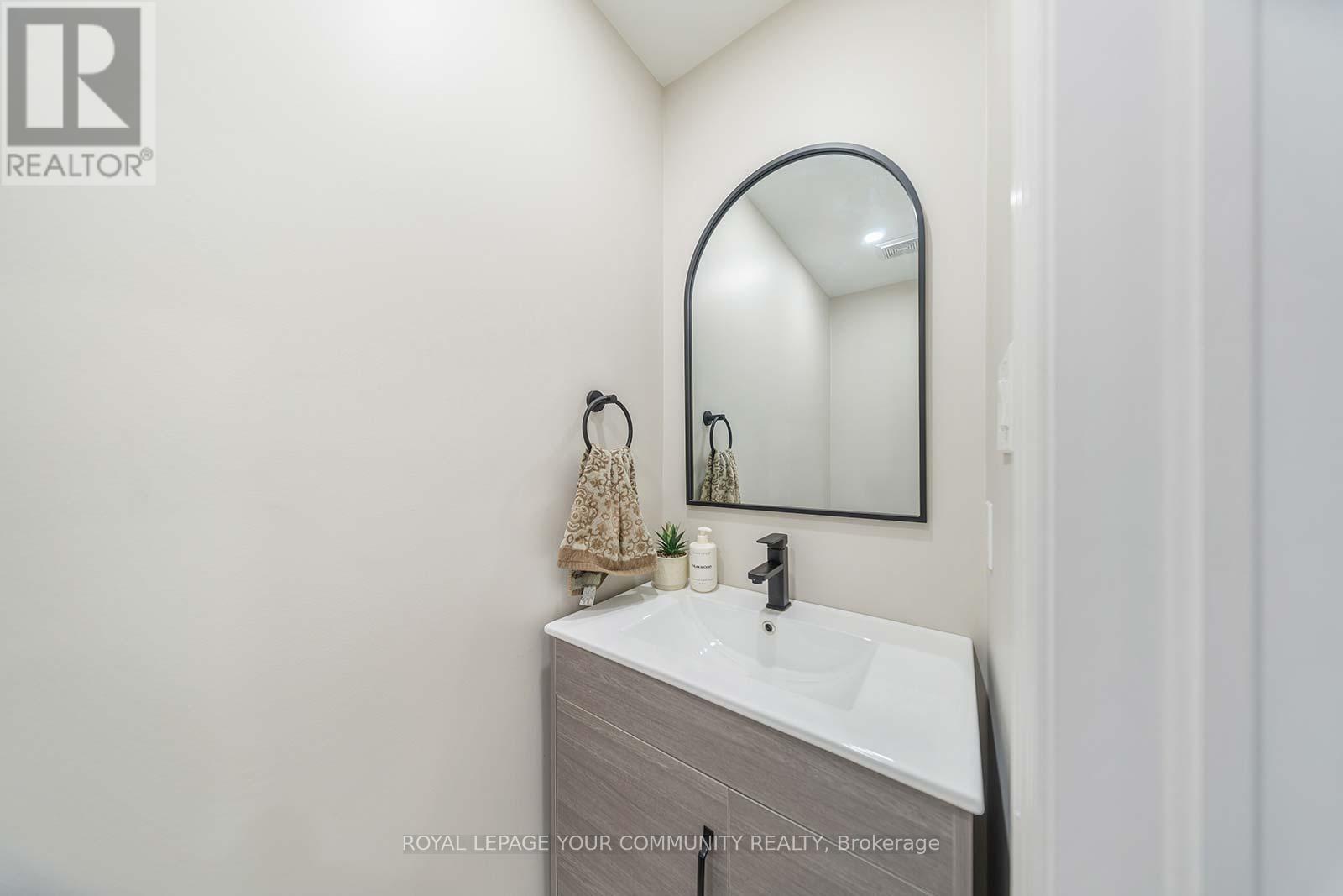 












15 PIKA TRAIL

,
Brampton,




Ontario
L6R2Y1

