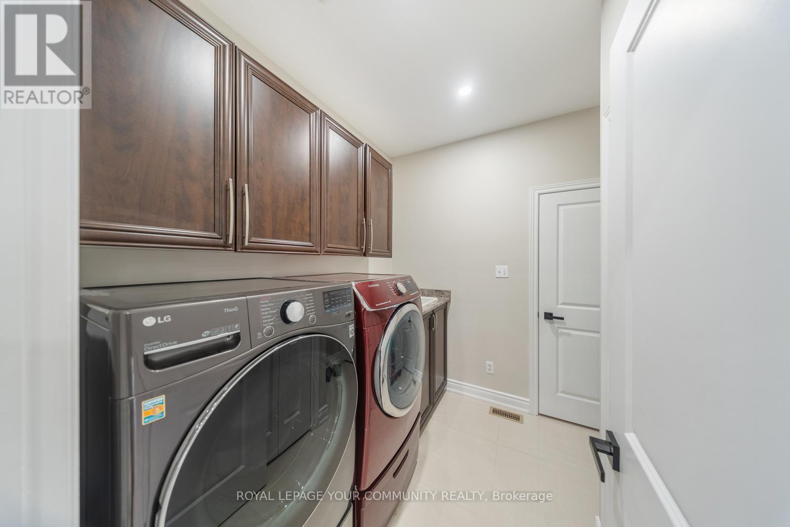 












15 PIKA TRAIL

,
Brampton,




Ontario
L6R2Y1

