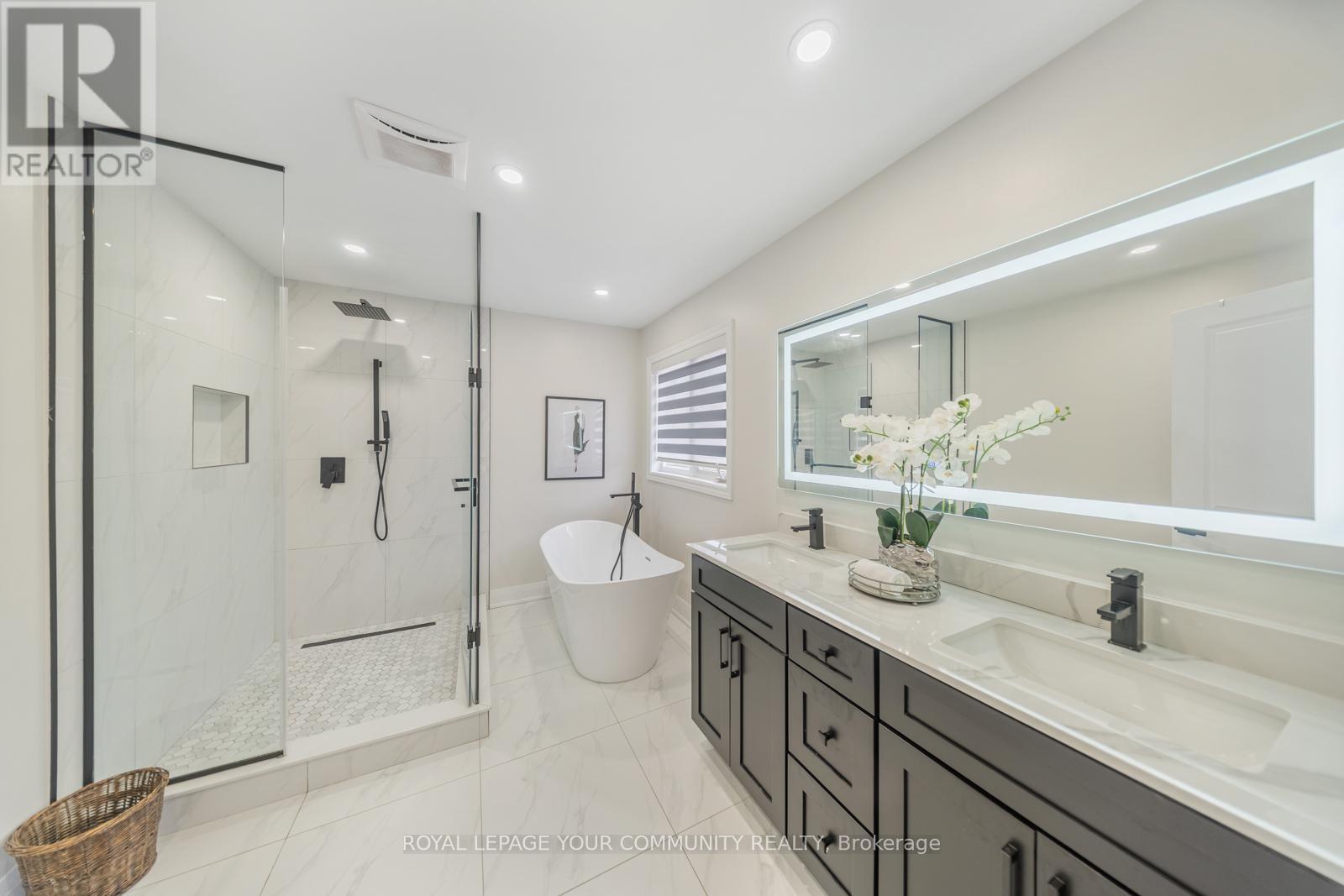 












15 PIKA TRAIL

,
Brampton,




Ontario
L6R2Y1

