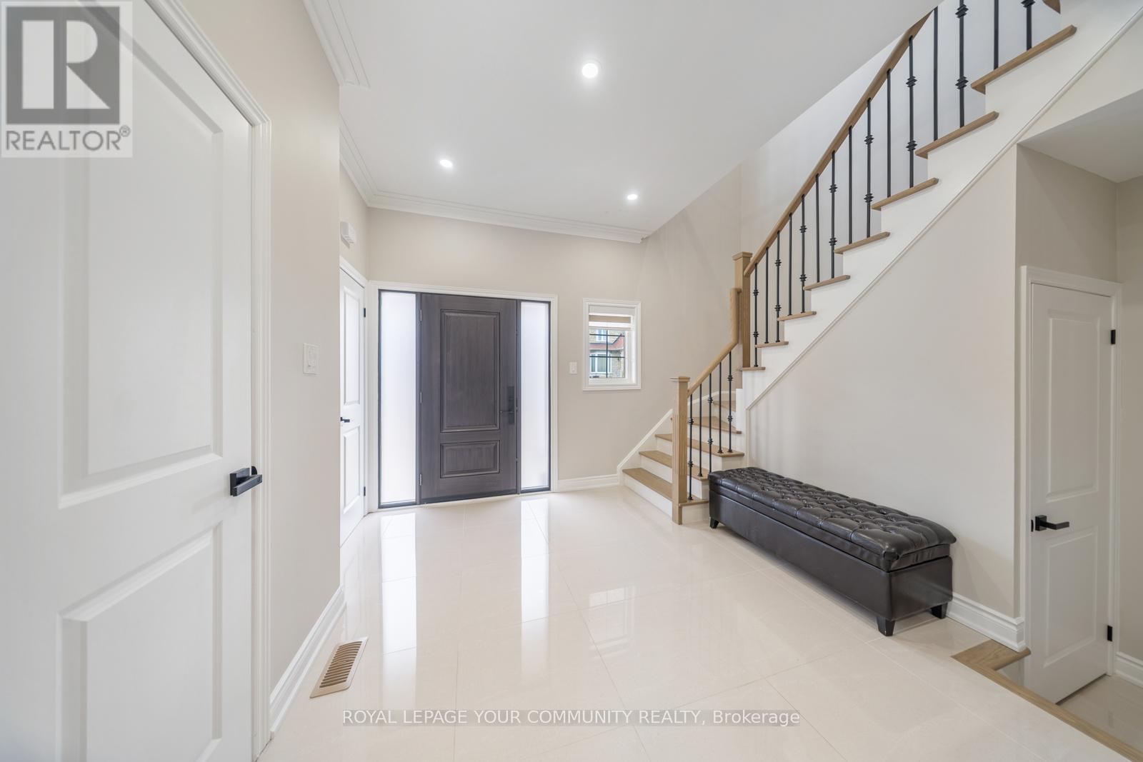 












15 PIKA TRAIL

,
Brampton,




Ontario
L6R2Y1

