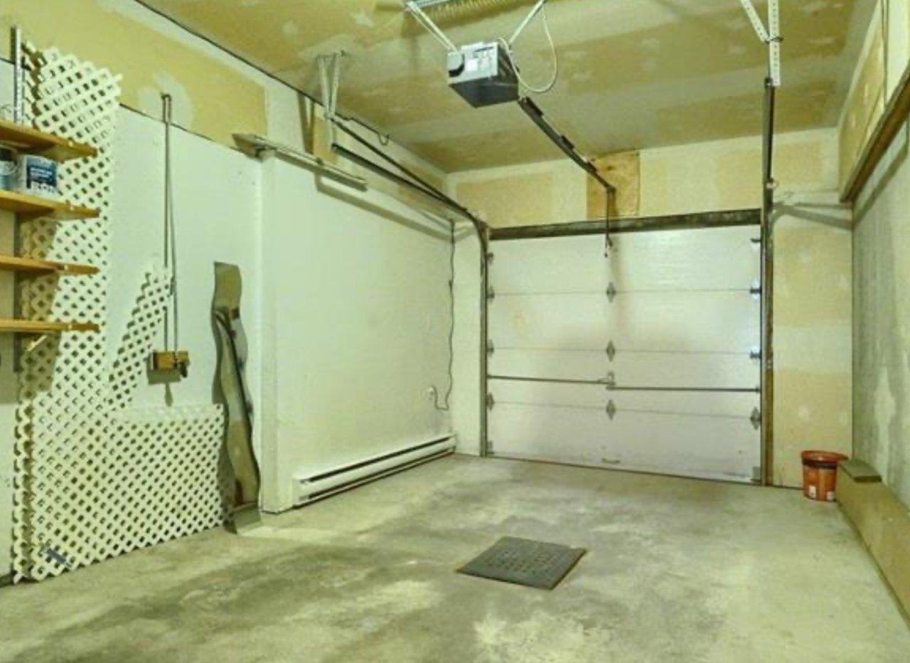 









8274


Rue Ouimet

,
Brossard,




QC
J4Y3B3

