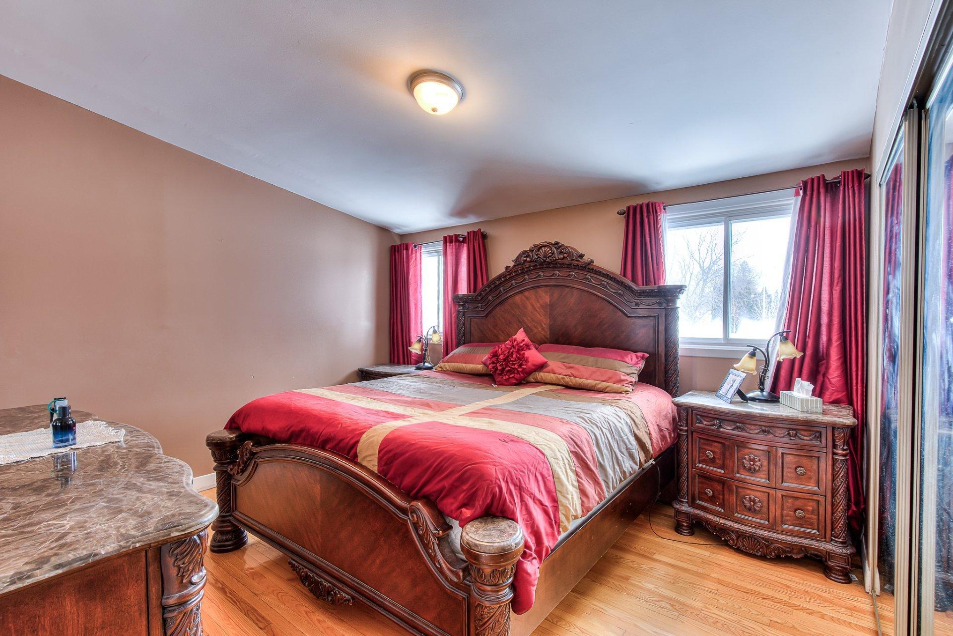 









168


Av. Denonville

,
Laval (Chomedey),




QC
H7W2M9

