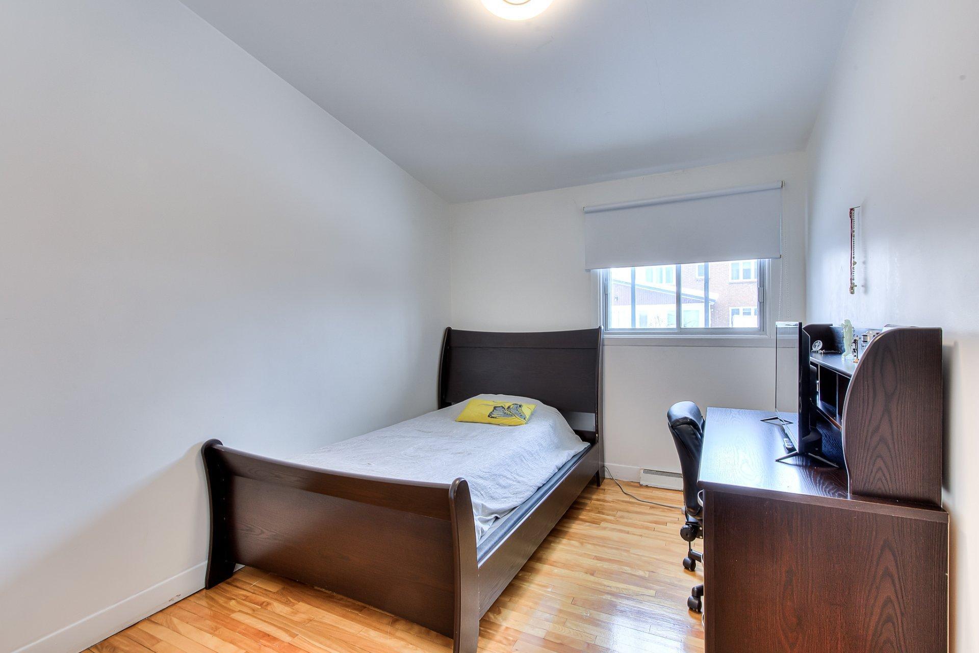 









168


Av. Denonville

,
Laval (Chomedey),




QC
H7W2M9

