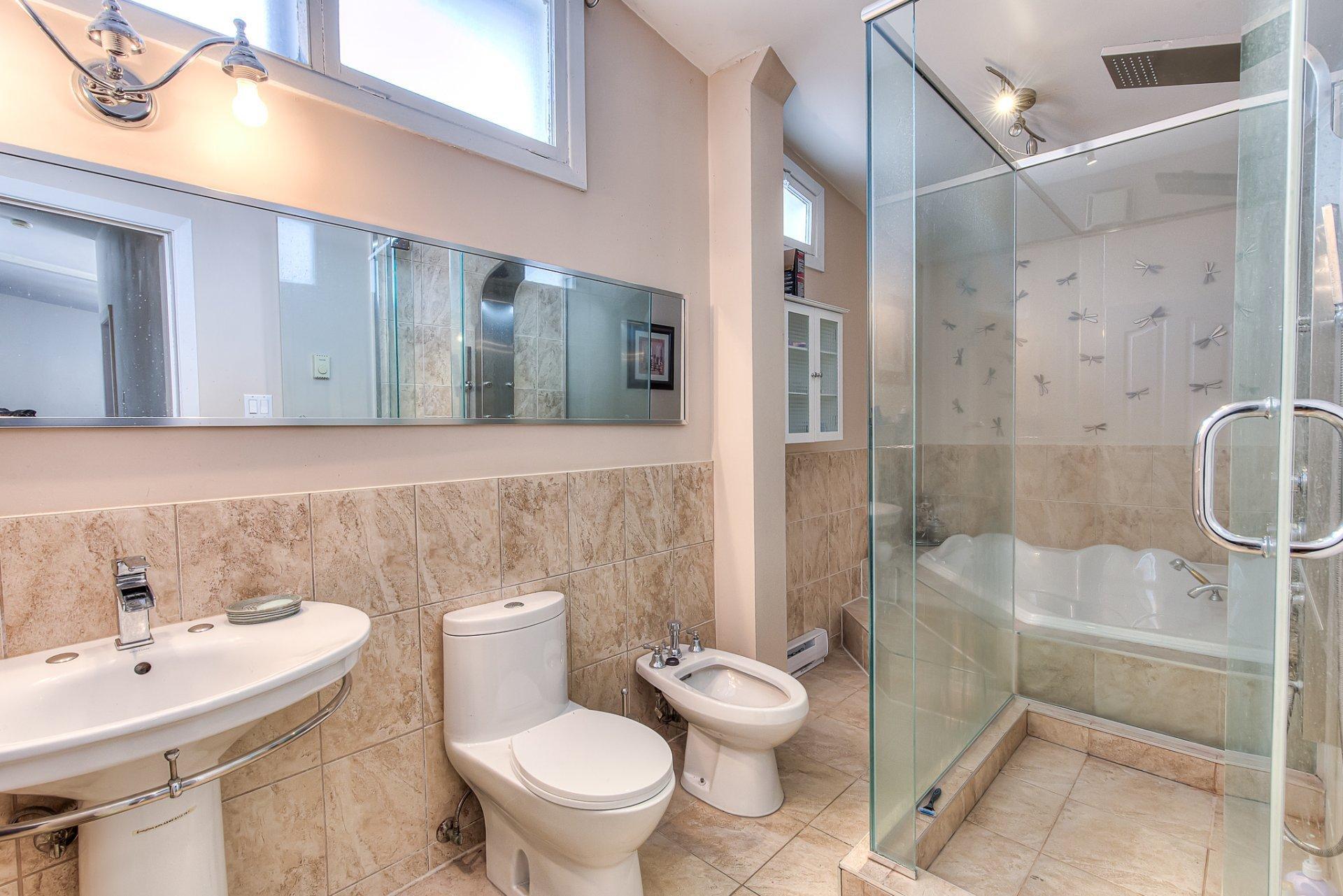 









168


Av. Denonville

,
Laval (Chomedey),




QC
H7W2M9

