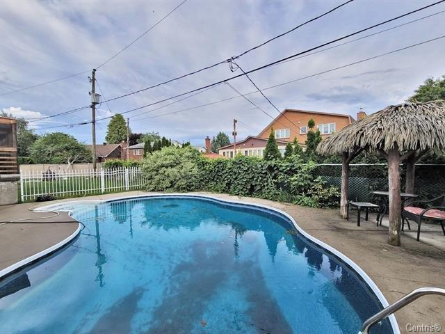 









168


Av. Denonville

,
Laval (Chomedey),




QC
H7W2M9

