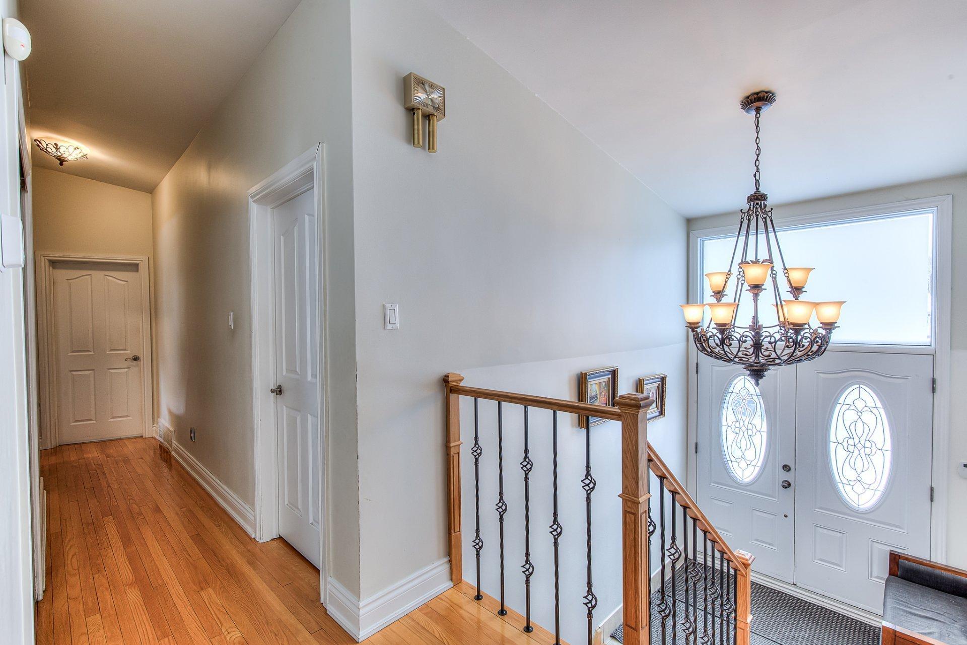 









168


Av. Denonville

,
Laval (Chomedey),




QC
H7W2M9

