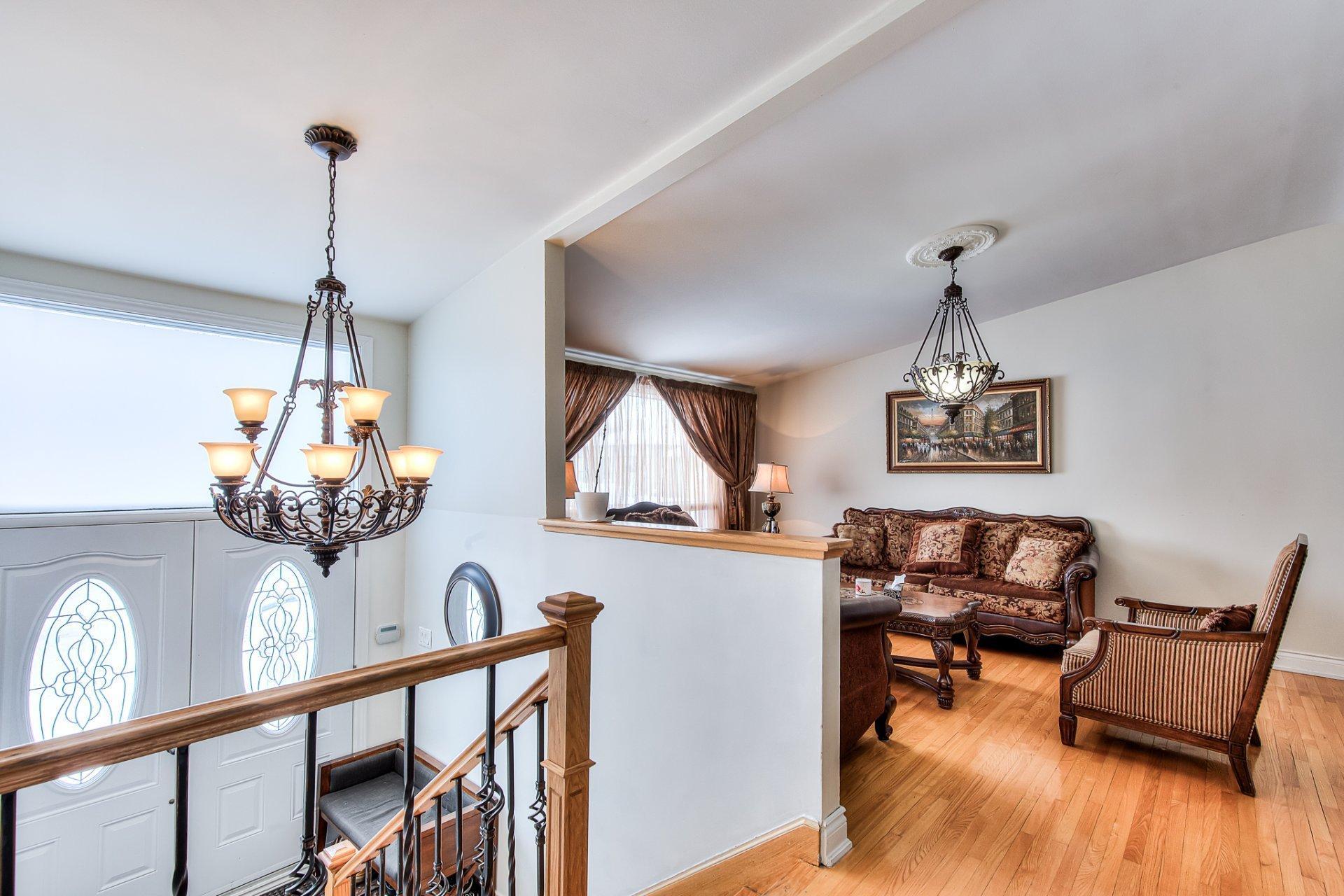 









168


Av. Denonville

,
Laval (Chomedey),




QC
H7W2M9


