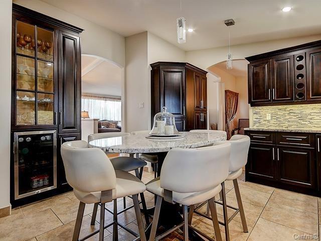









168


Av. Denonville

,
Laval (Chomedey),




QC
H7W2M9

