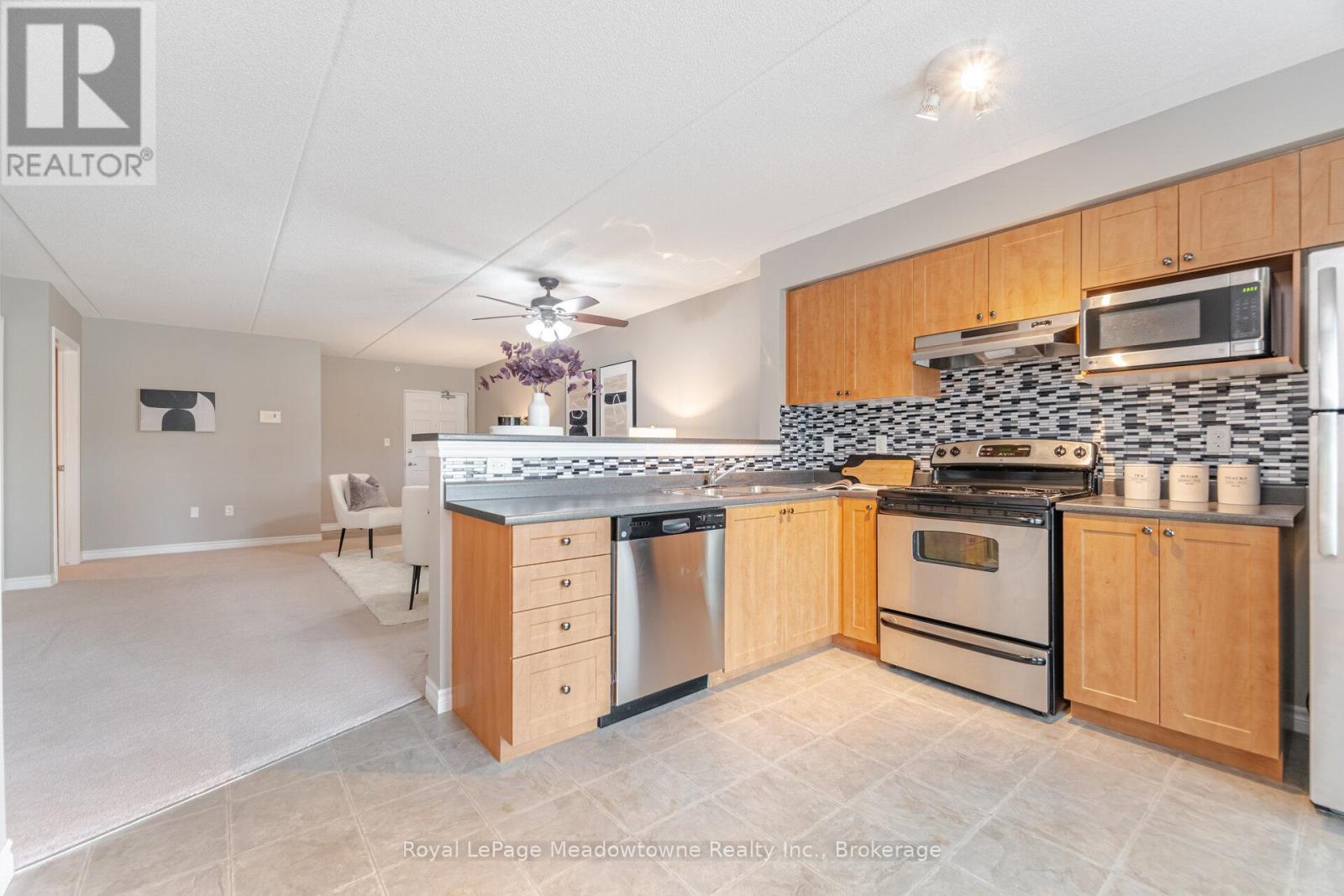 












105 - 1370 MAIN STREET E

,
Milton (DE Dempsey),




Ontario
L9T7S8

