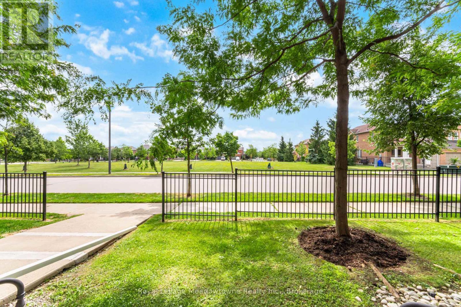 












105 - 1370 MAIN STREET E

,
Milton (DE Dempsey),




Ontario
L9T7S8

