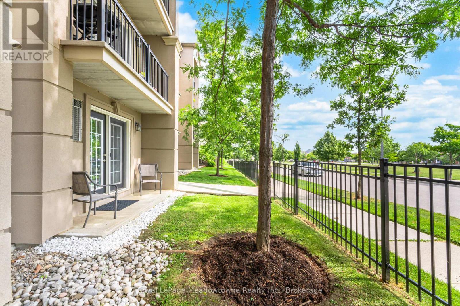 












105 - 1370 MAIN STREET E

,
Milton (DE Dempsey),




Ontario
L9T7S8

