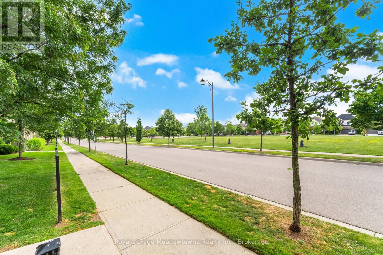 












105 - 1370 MAIN STREET E

,
Milton (DE Dempsey),




Ontario
L9T7S8

