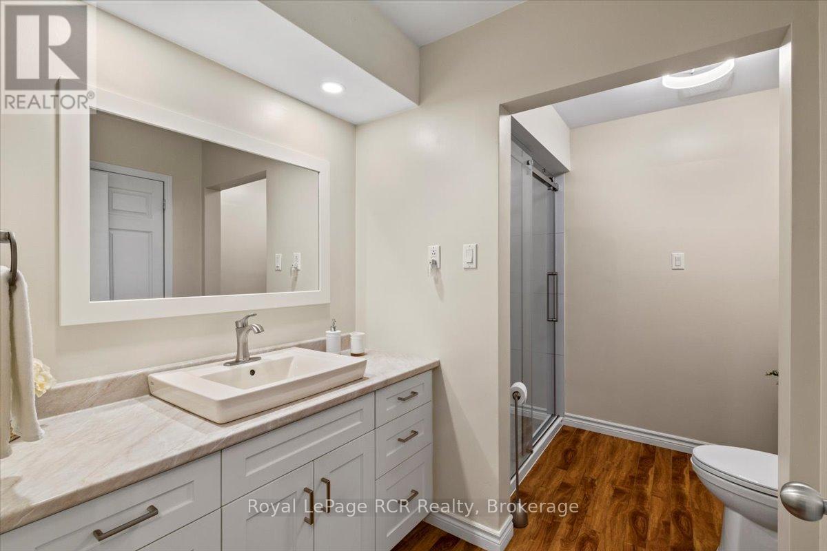 












382 3RD STREET

,
Hanover,




Ontario
N4N1B3

