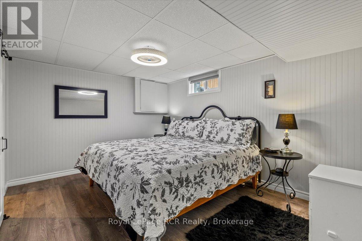 












382 3RD STREET

,
Hanover,




Ontario
N4N1B3

