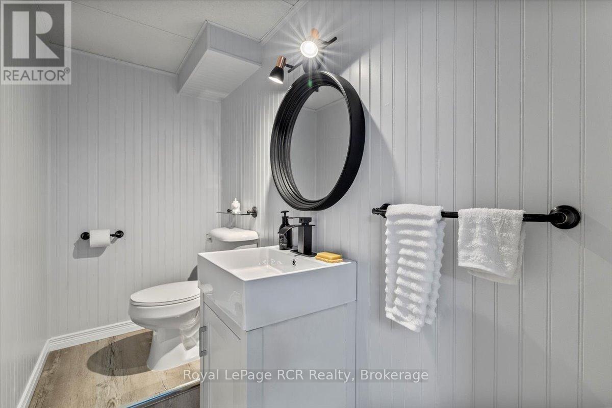 












382 3RD STREET

,
Hanover,




Ontario
N4N1B3

