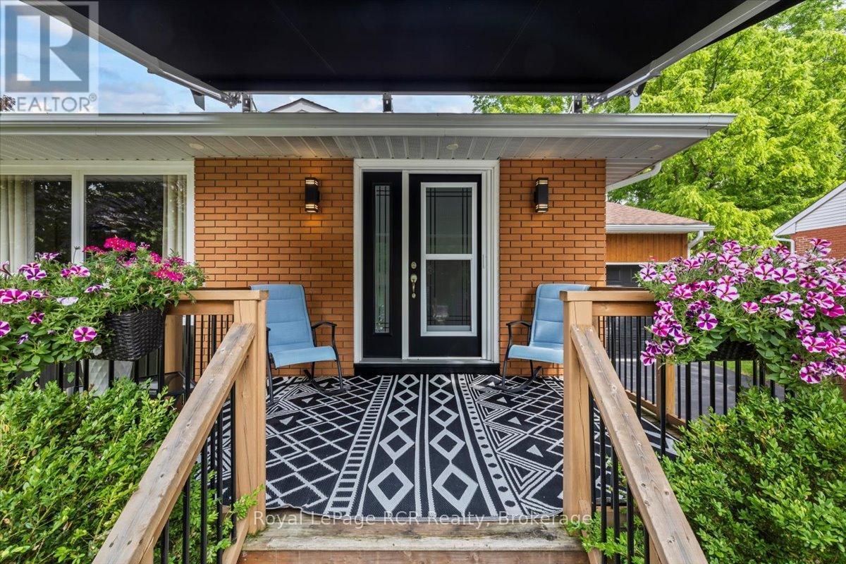 












382 3RD STREET

,
Hanover,




Ontario
N4N1B3

