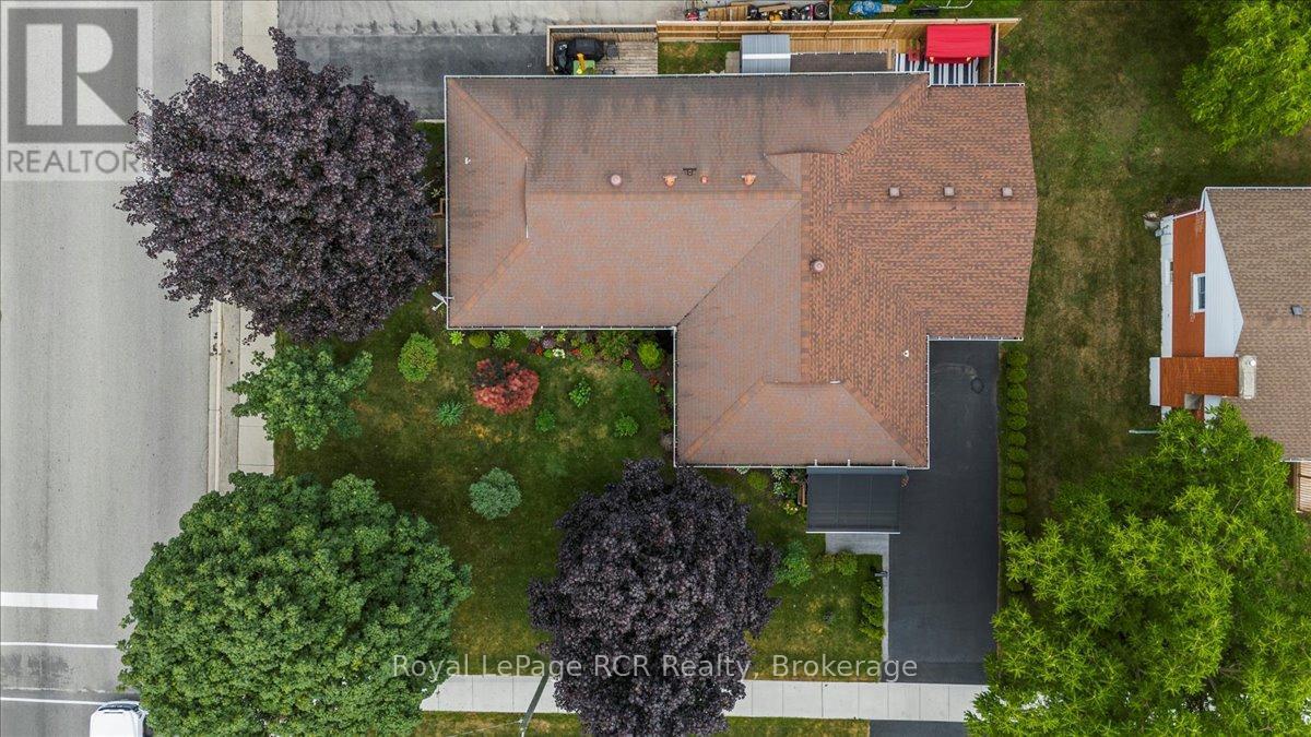 












382 3RD STREET

,
Hanover,




Ontario
N4N1B3

