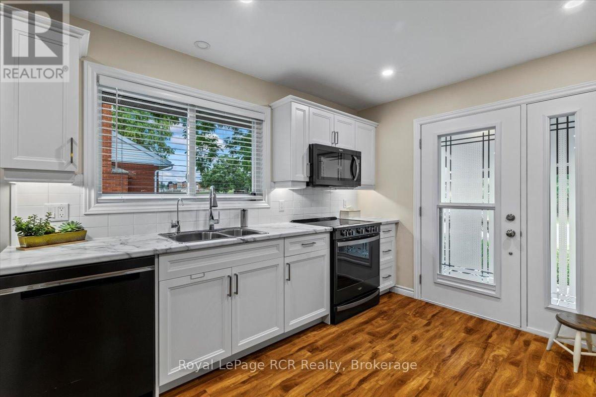 












382 3RD STREET

,
Hanover,




Ontario
N4N1B3

