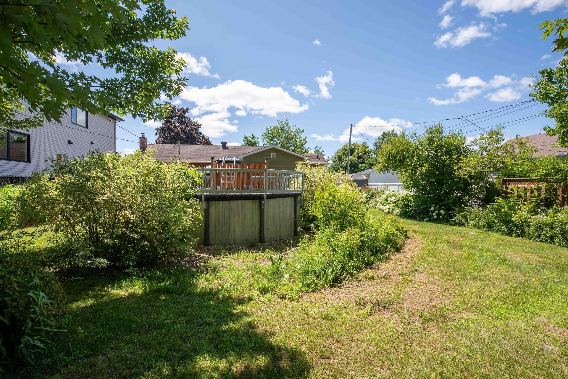 









550


Rue des Pluviers

,
Gatineau (Gatineau),




QC
J8R2V2

