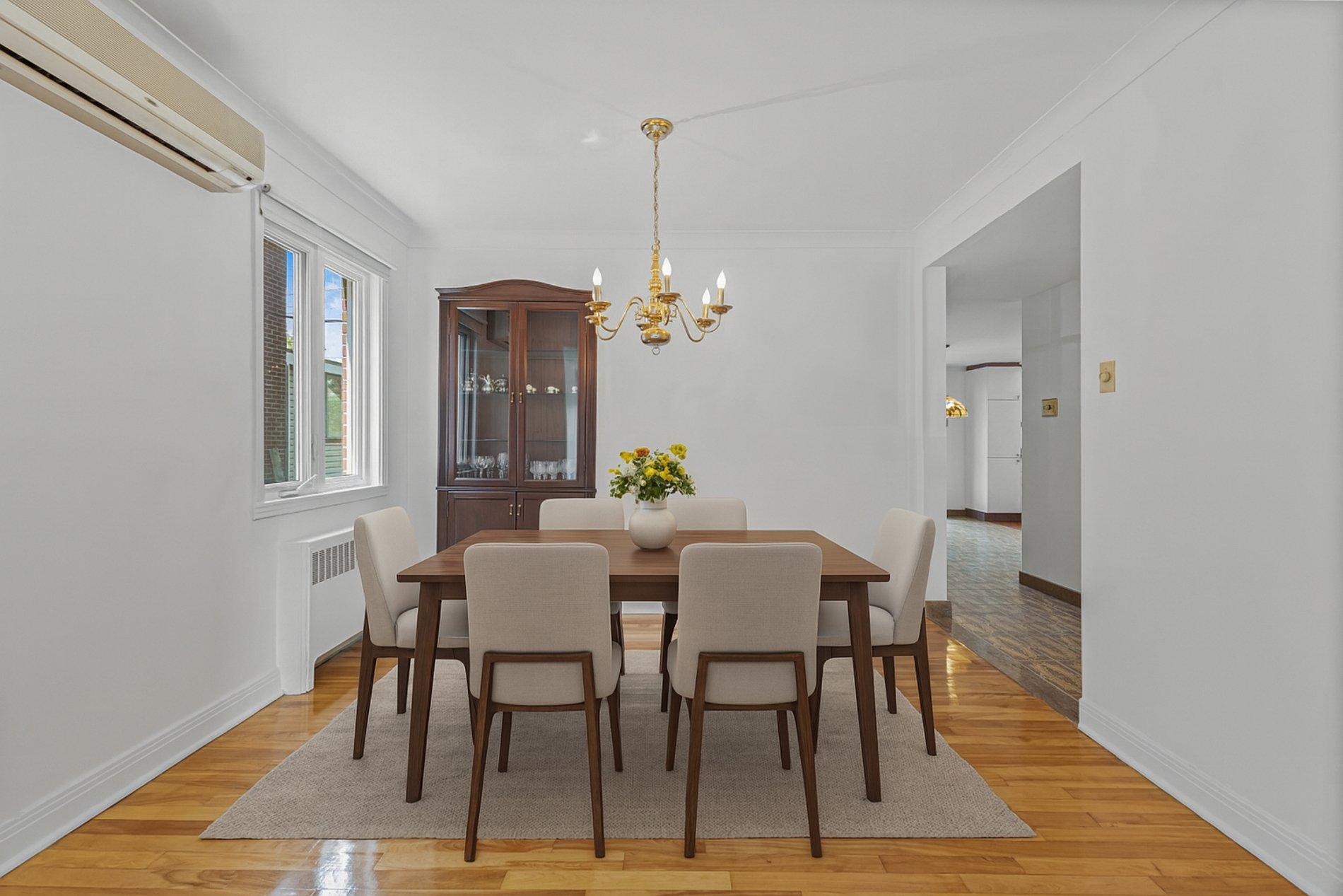 









593

 - 597


Place Fleury

,
Montréal (Ahuntsic-Cartierville),




QC
H3L3K6


