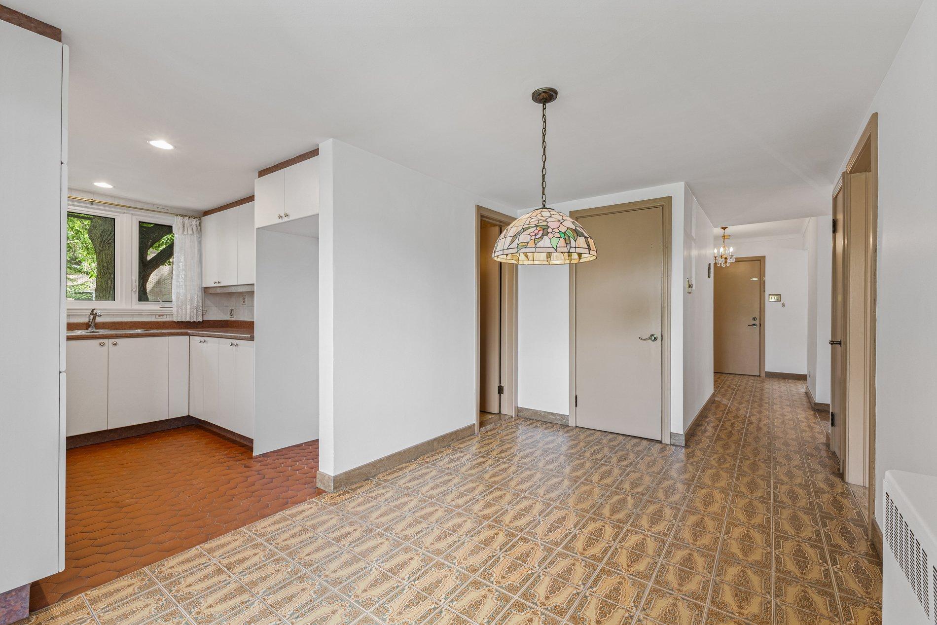 









593

 - 597


Place Fleury

,
Montréal (Ahuntsic-Cartierville),




QC
H3L3K6

