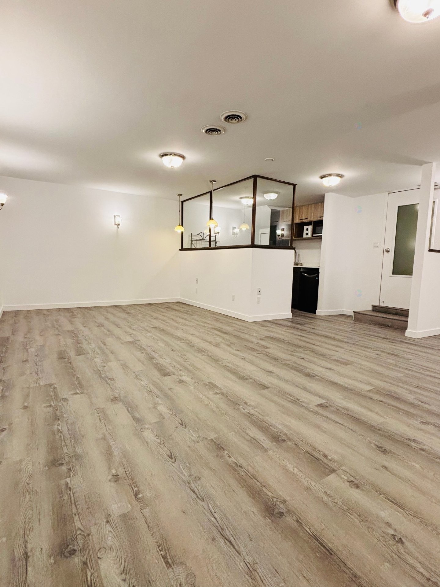 









1625

 - 1635


Rue De Salaberry

,
Montréal (Ahuntsic-Cartierville),




QC
H3M1K3

