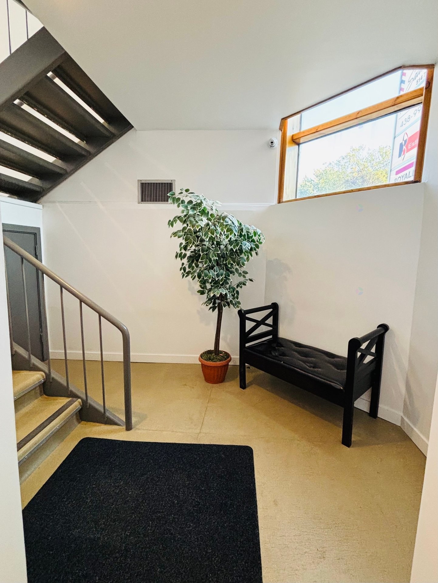 









1625

 - 1635


Rue De Salaberry

,
Montréal (Ahuntsic-Cartierville),




QC
H3M1K3

