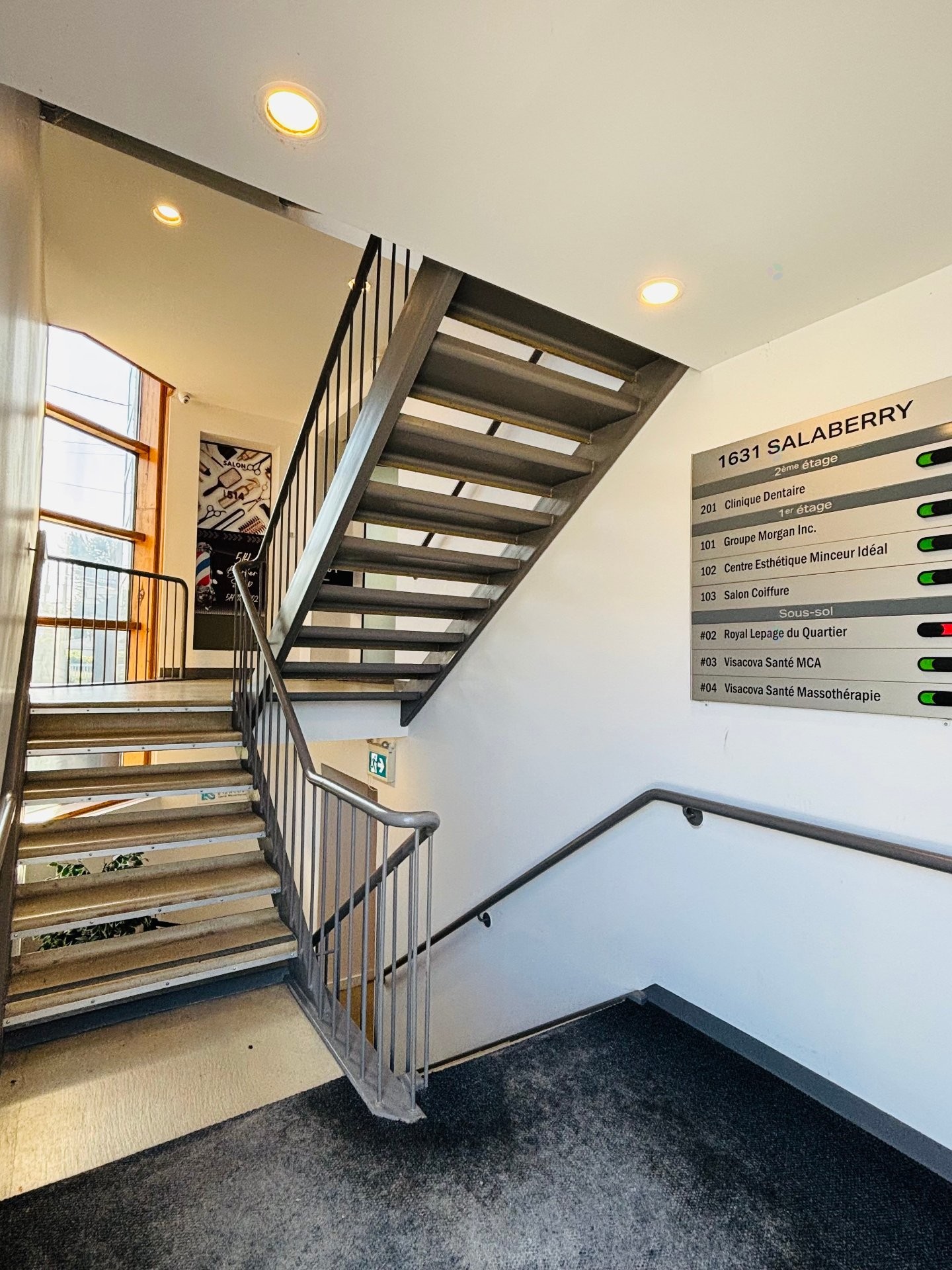 









1625

 - 1635


Rue De Salaberry

,
Montréal (Ahuntsic-Cartierville),




QC
H3M1K3

