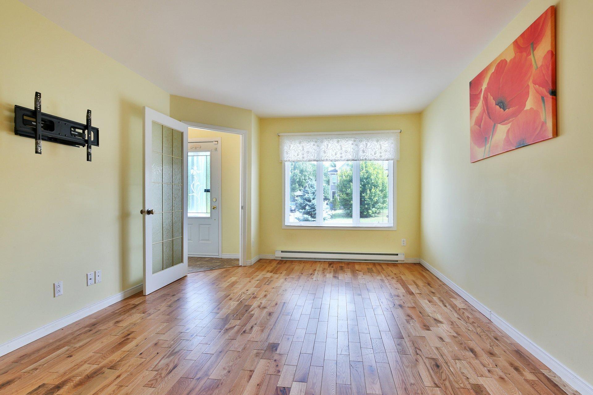 









474


Boul. J.-André-Deragon

,
Cowansville,




QC
J2K3X2

