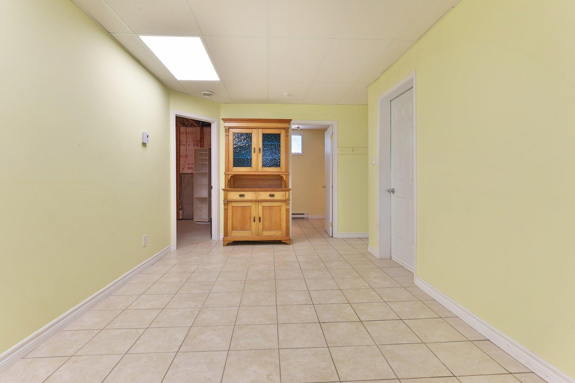 









474


Boul. J.-André-Deragon

,
Cowansville,




QC
J2K3X2

