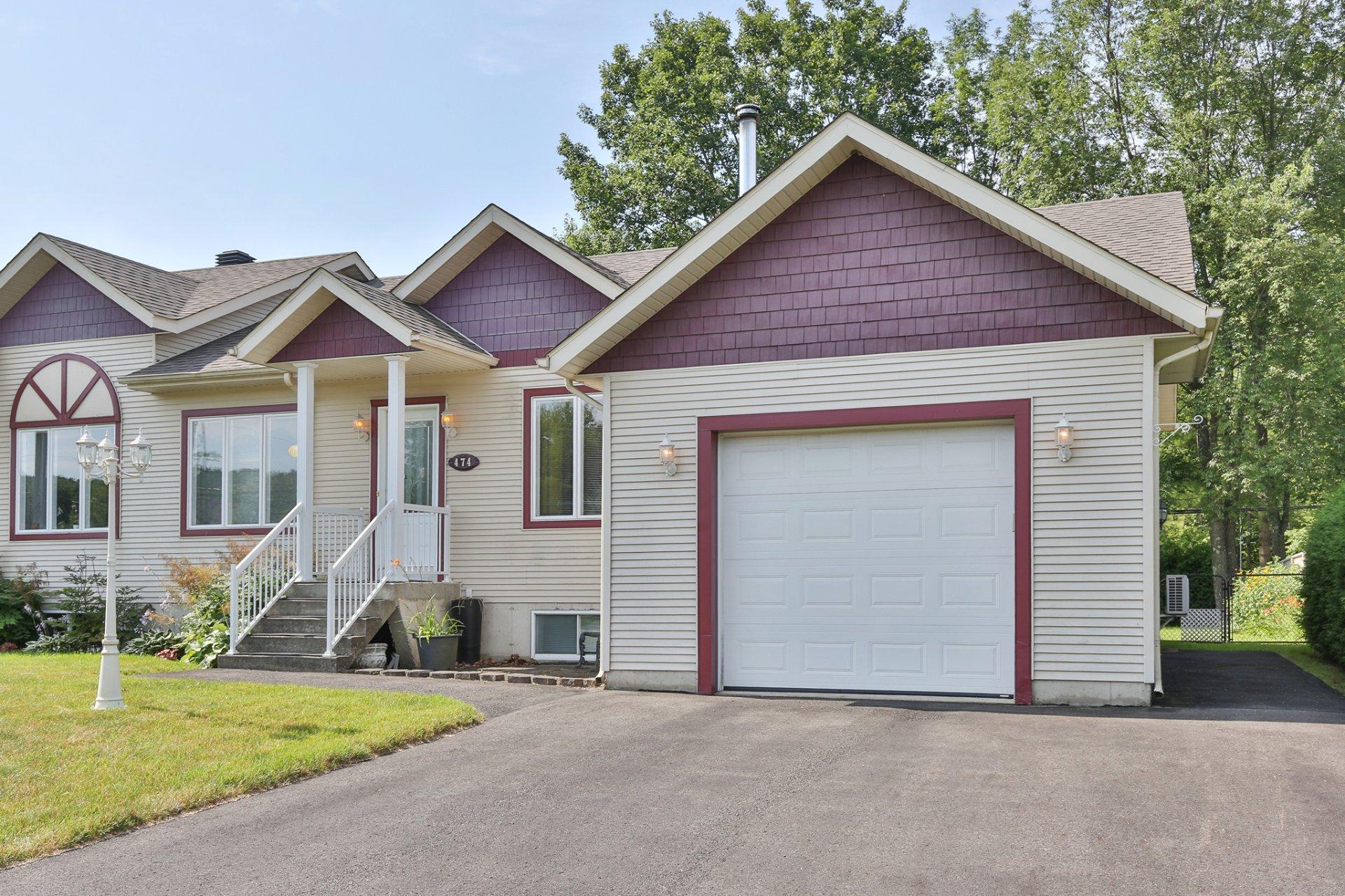 









474


Boul. J.-André-Deragon

,
Cowansville,




QC
J2K3X2

