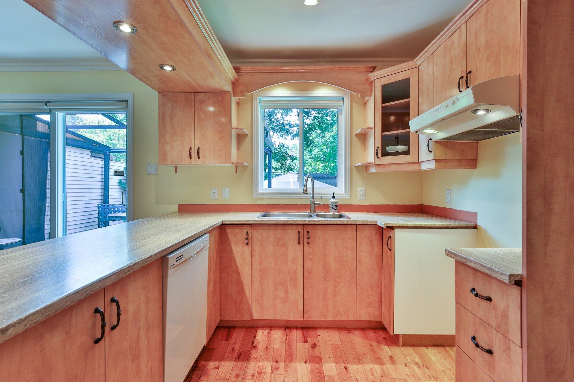 









474


Boul. J.-André-Deragon

,
Cowansville,




QC
J2K3X2

