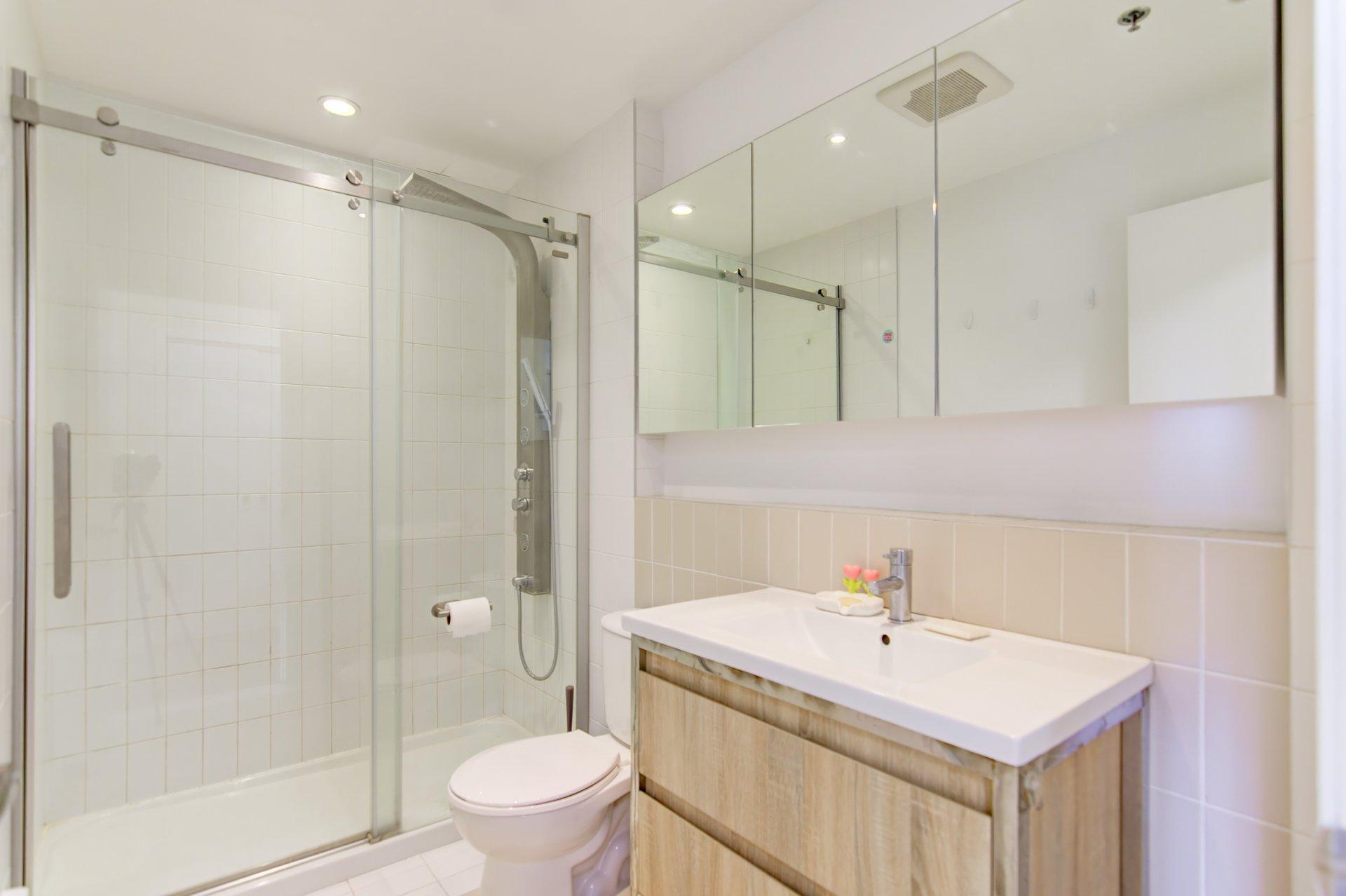 









2117


Rue Tupper

, 1406,
Montréal (Ville-Marie),




QC
H3H0B2

