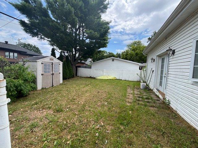 









308


Rue Ste-Thérèse

,
Saint-Jean-sur-Richelieu,




QC
J2W2H2

