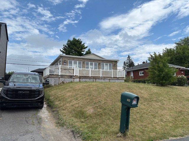 









308


Rue Ste-Thérèse

,
Saint-Jean-sur-Richelieu,




QC
J2W2H2

