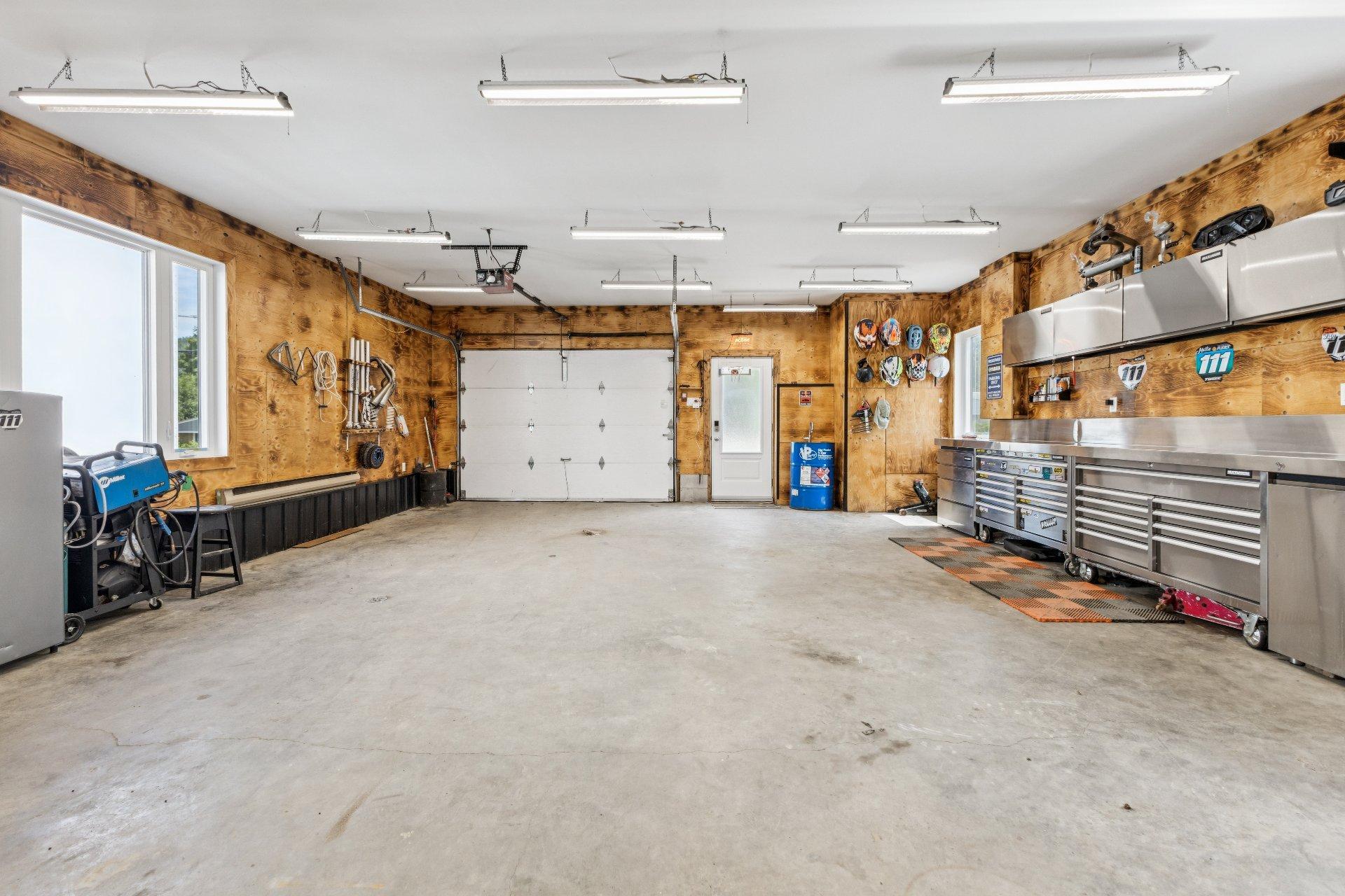 









33


Ch. de l'Orme

,
Val-des-Monts,




QC
J8N2G4


