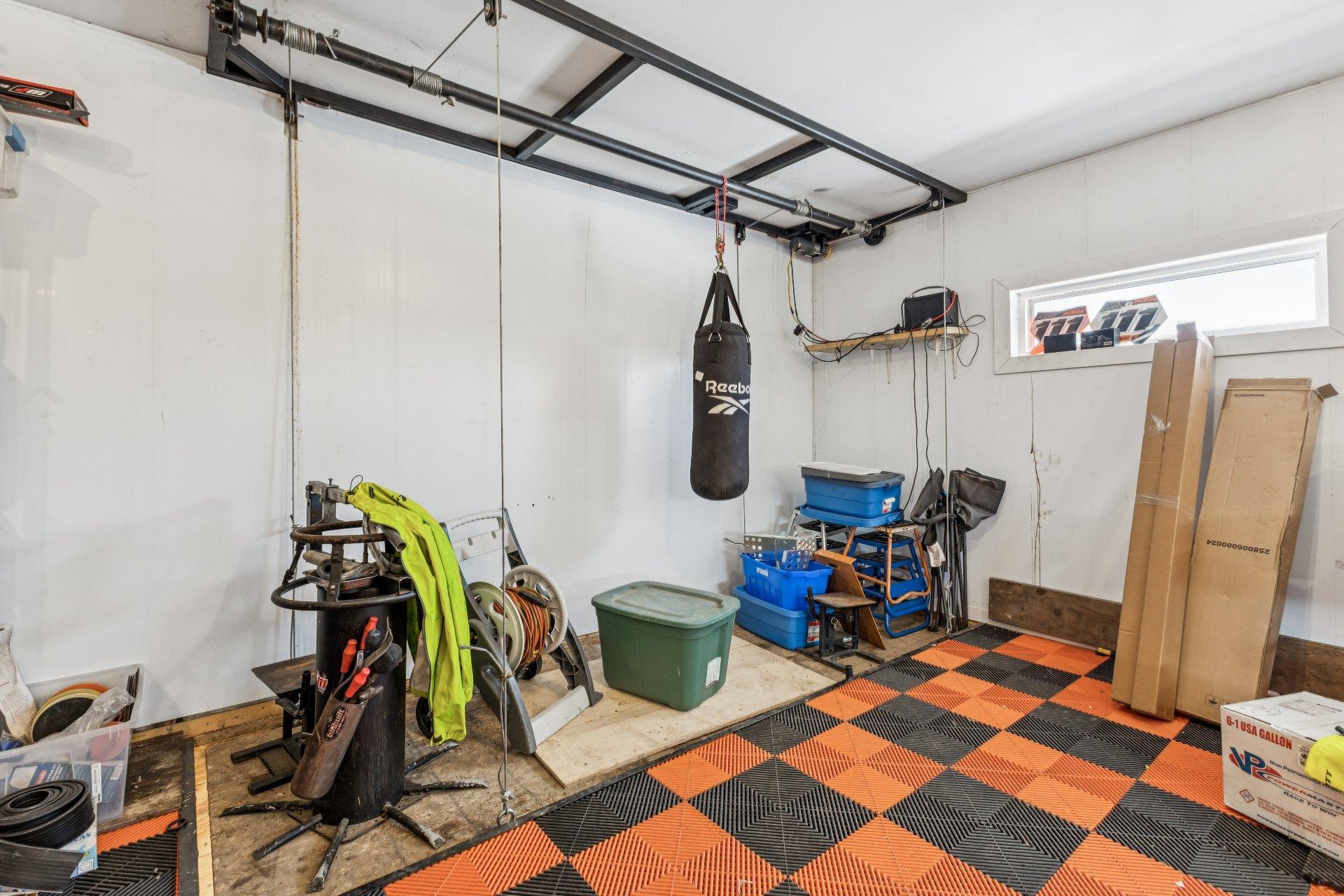 









33


Ch. de l'Orme

,
Val-des-Monts,




QC
J8N2G4

