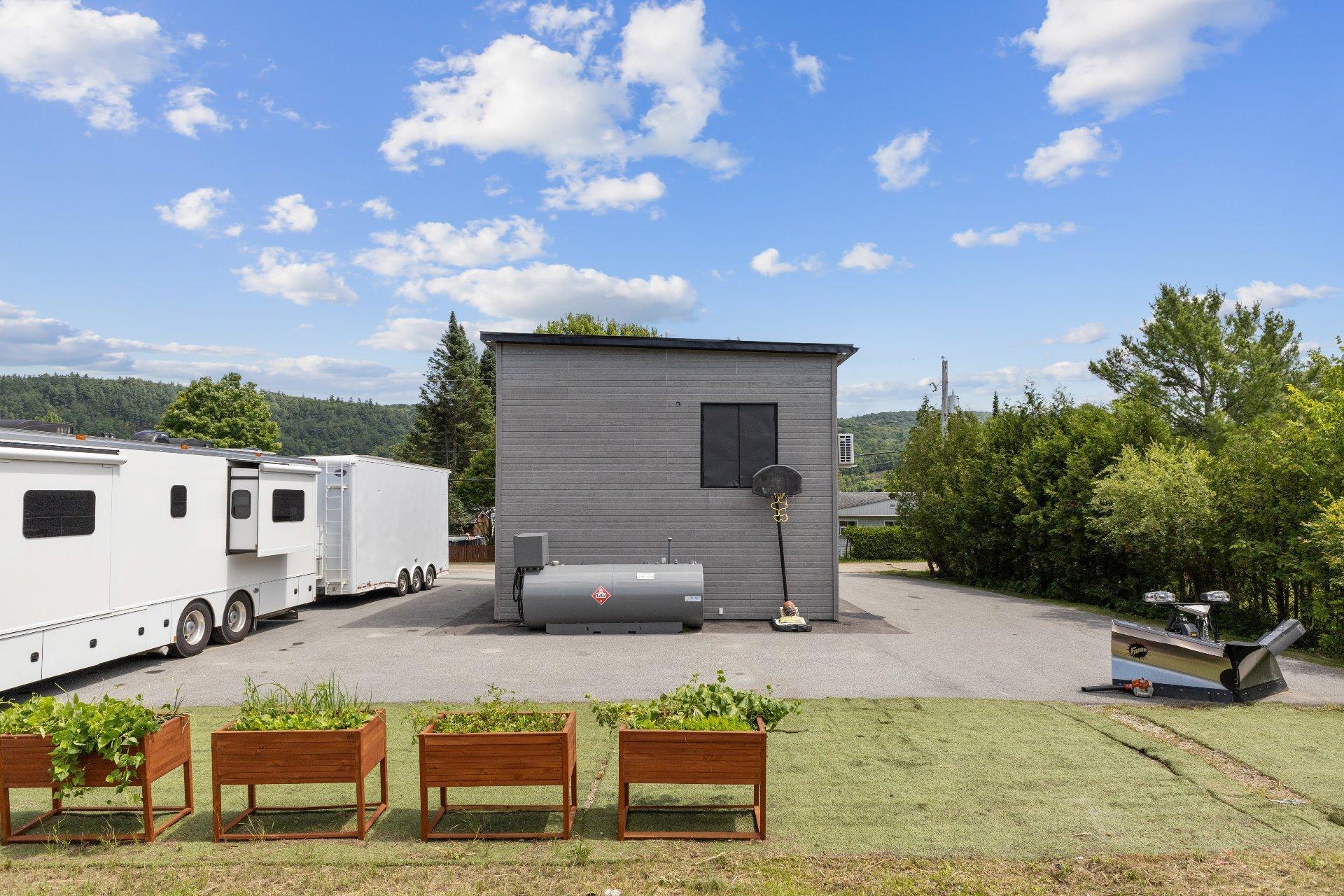 









33


Ch. de l'Orme

,
Val-des-Monts,




QC
J8N2G4

