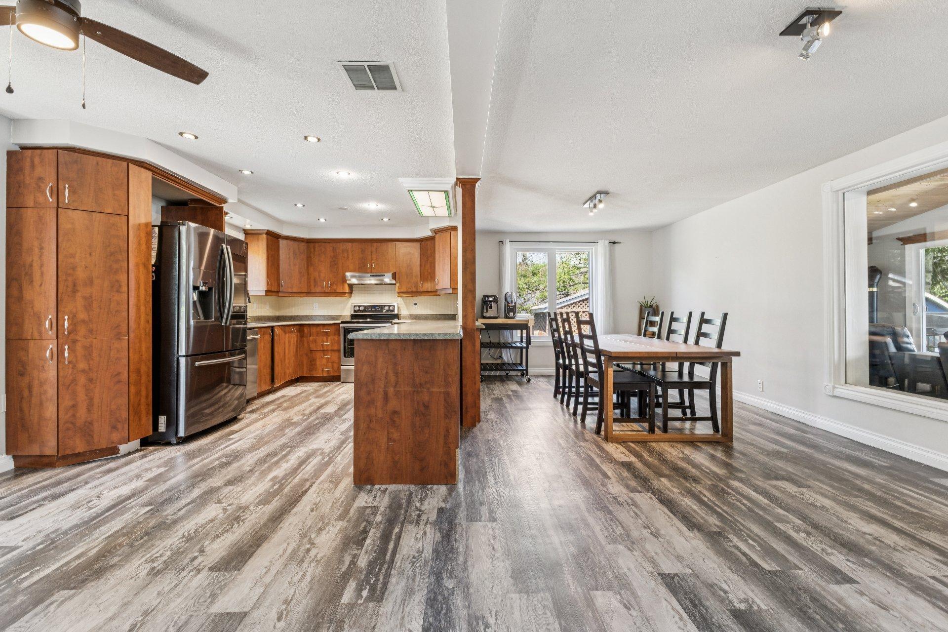 









33


Ch. de l'Orme

,
Val-des-Monts,




QC
J8N2G4


