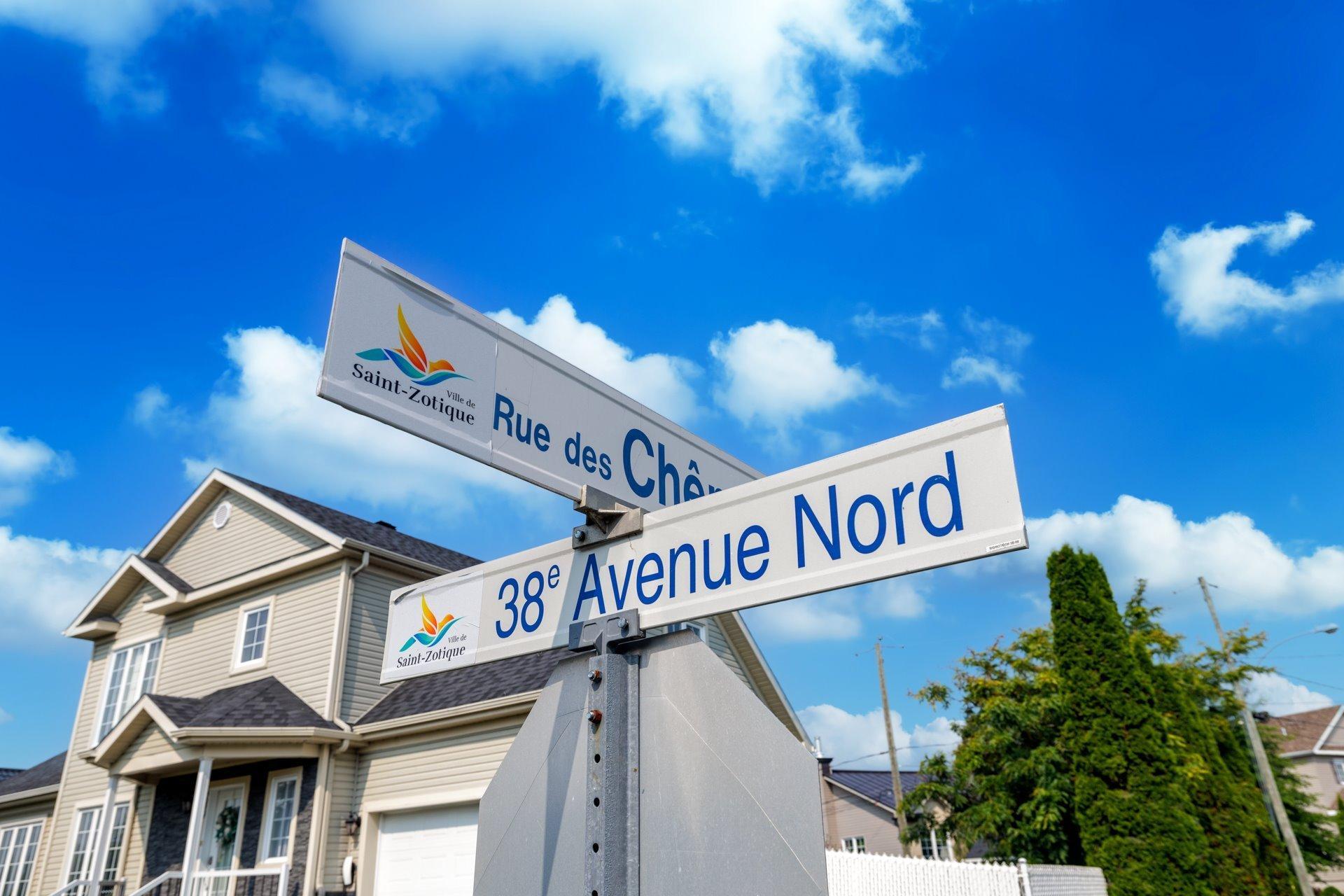 









249


38e Avenue N.

,
Saint-Zotique,




QC
J0P1Z0

