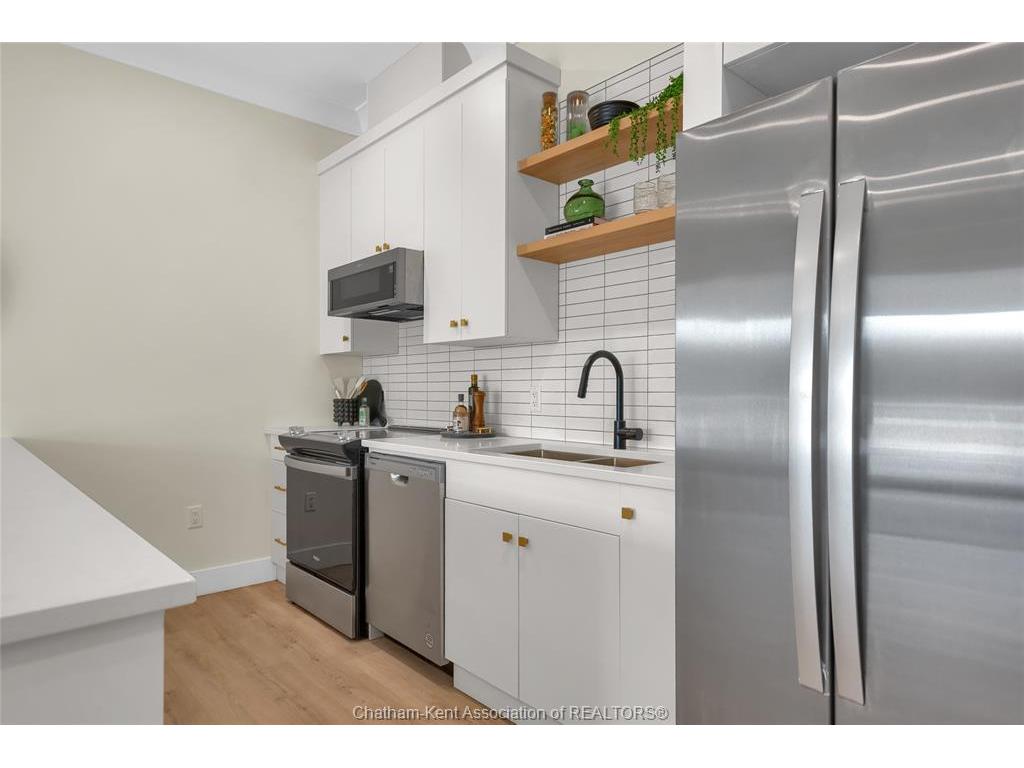 









364


Grand

Avenue East, 401,
Chatham,




ON
N7L 1W6

