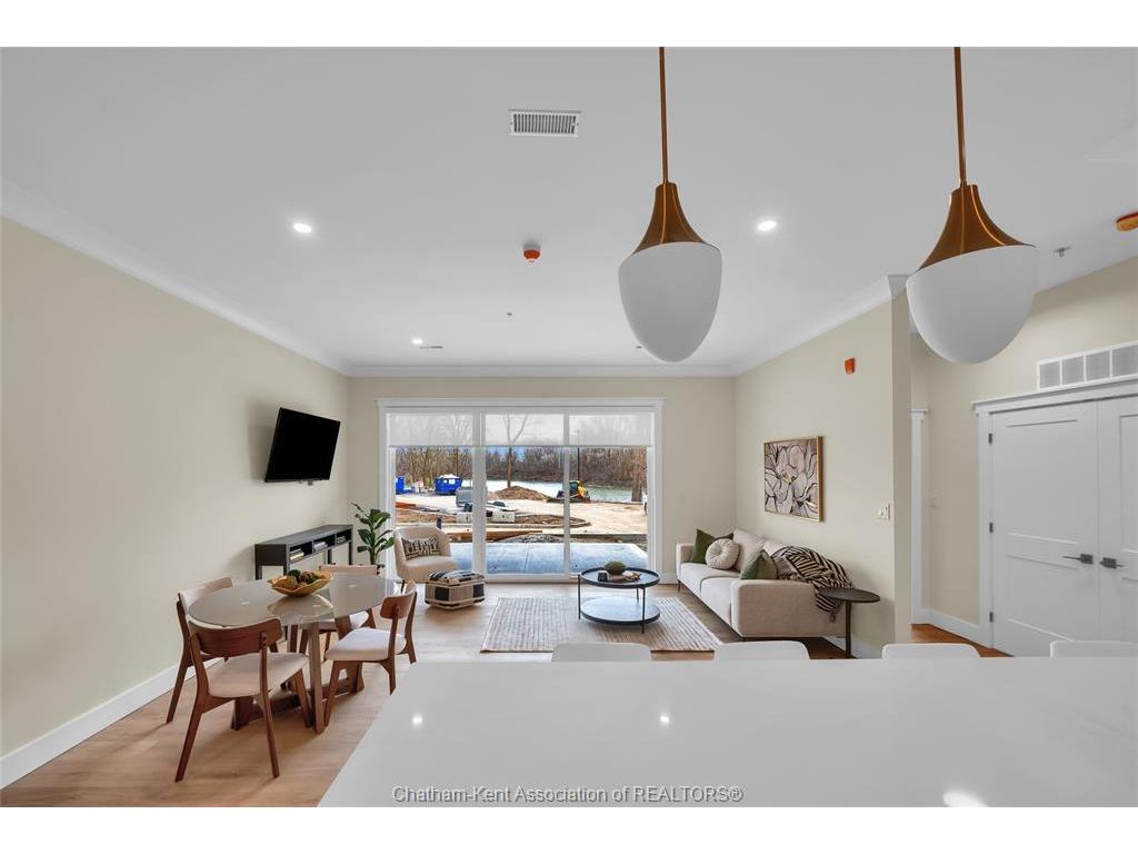 









364


Grand

Avenue East, 401,
Chatham,




ON
N7L 1W6

