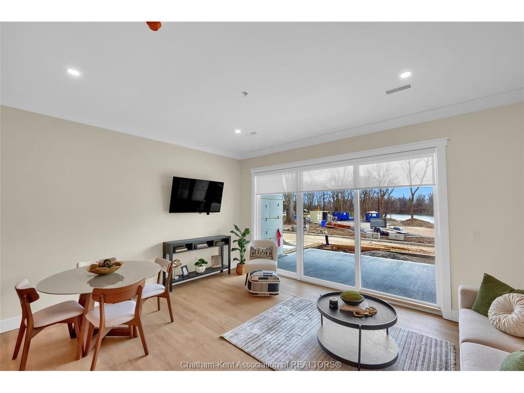 









364


Grand

Avenue East, 401,
Chatham,




ON
N7L 1W6

