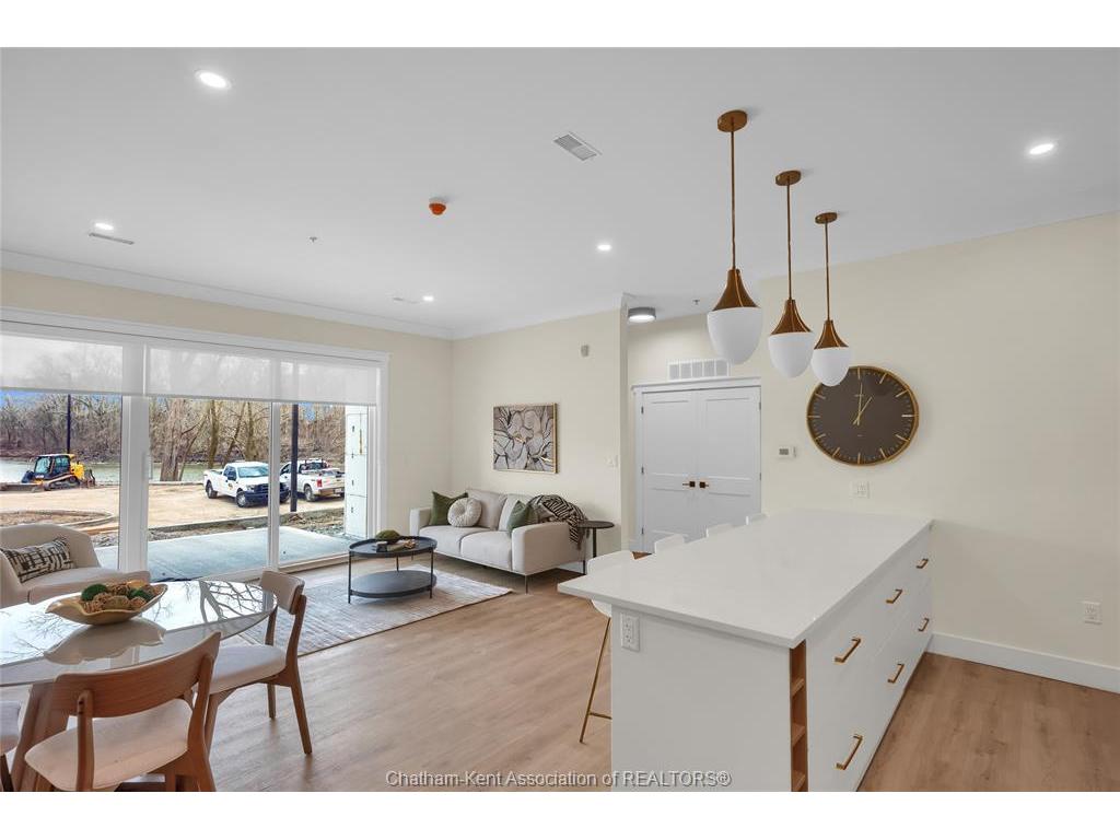 









364


Grand

Avenue East, 401,
Chatham,




ON
N7L 1W6

