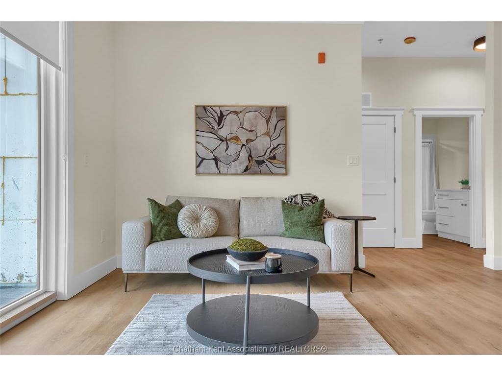 









364


Grand

Avenue East, 401,
Chatham,




ON
N7L 1W6


